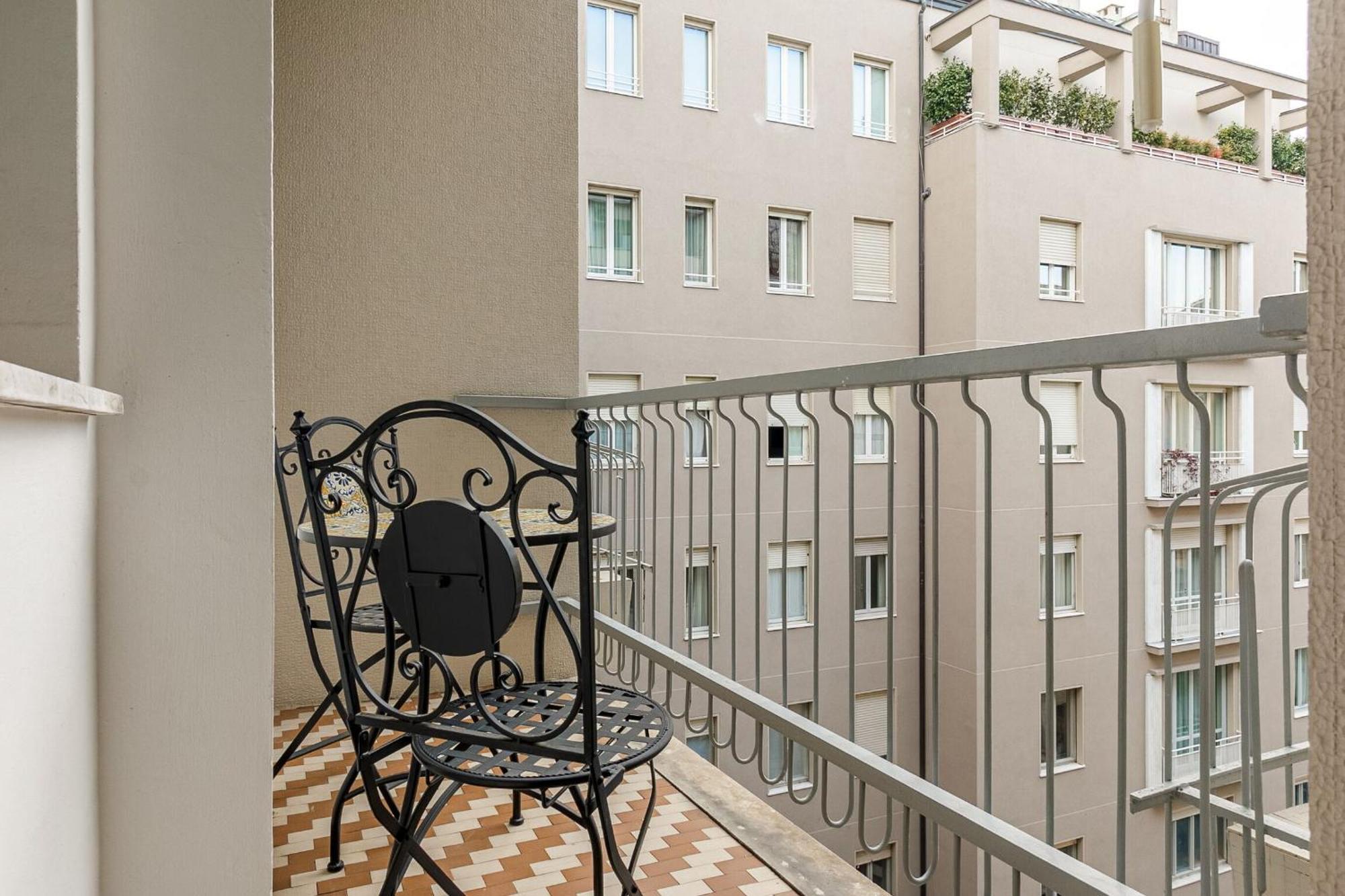 Apartment 1br Uberto Visconti Di Modrone A With Balcony In Mailand